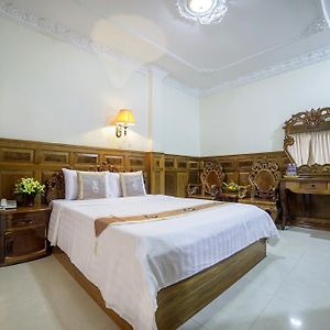International Hotel